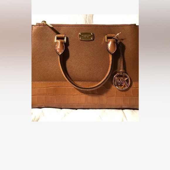 Michael Kors kellen satchel leather purse - Picture 1 of 11